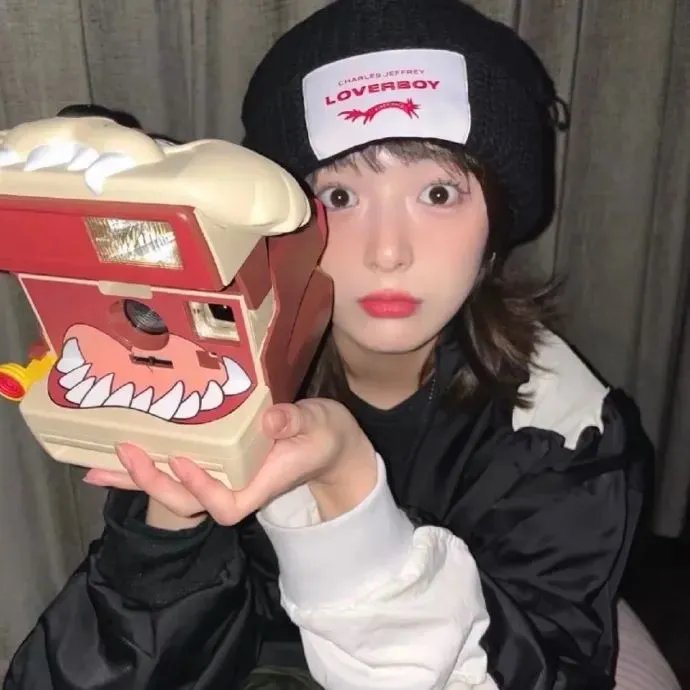 冰属性男子与酷酷女同事